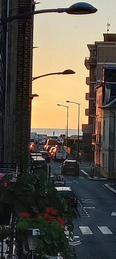 Loft En Duplex Avec Vue Sur Plage Et Chenal Dieppe Exteriör bild